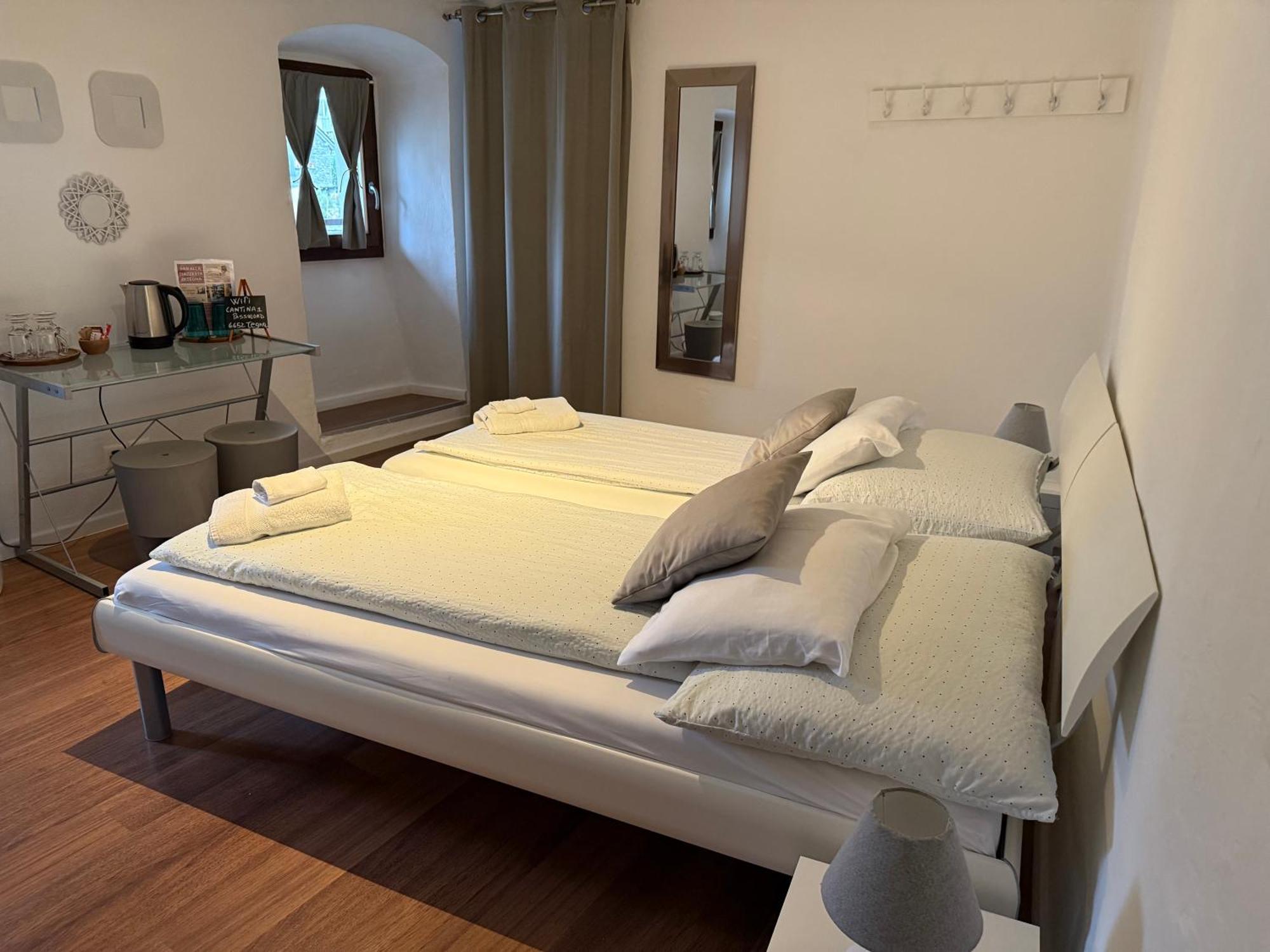B&B Alla Piazzetta Di Tegna Bagian luar foto